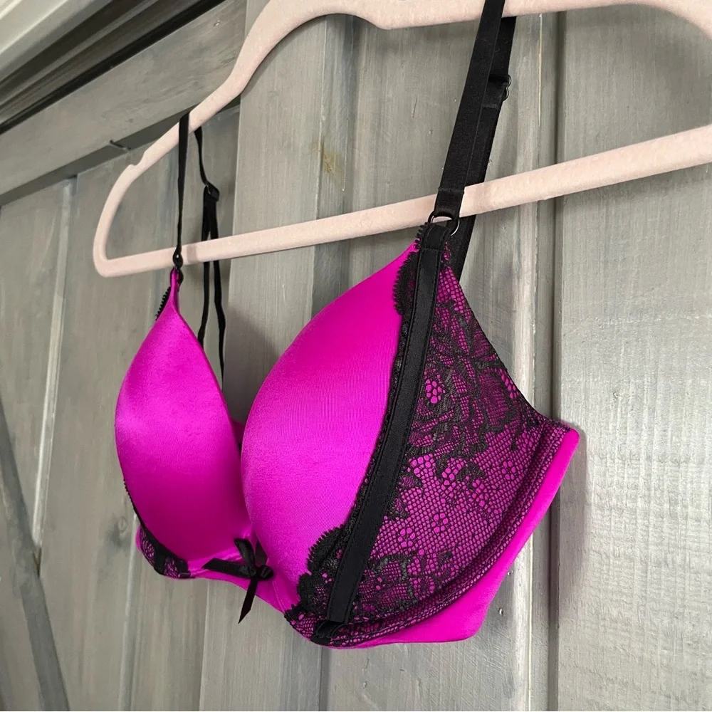 Victoria Secret Fuschia pink purple black lace Very sexy push‎ up 32D